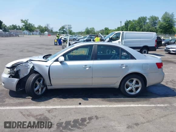 2007 Hyundai Sonata SE с VIN 5NPEU46FX7H268192, выставлен на аукционе IAAI как лот 42807690 с пробегом 81 967 миль миль и . История ставок и продаж доступна на DreamBid. Изображение 14.