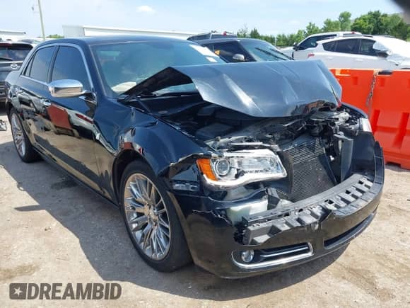 2013 Chrysler 300 с VIN 2C3CCAAG2DH743142, выставлен на аукционе IAAI как лот 42679444 с пробегом 153 218 миль миль и . История ставок и продаж доступна на DreamBid. Изображение 1.