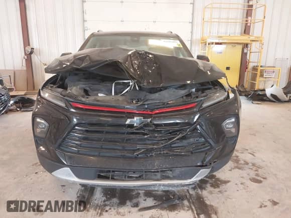 2023 Chevrolet Blazer LT z VIN 3GNKBHR4XPS137822, wystawiony jako IAAI lot #42581632 z przebiegiem 45 183 mil mil oraz . Historia ofert i sprzedaży dostępna na DreamBid. Obrazek 12.