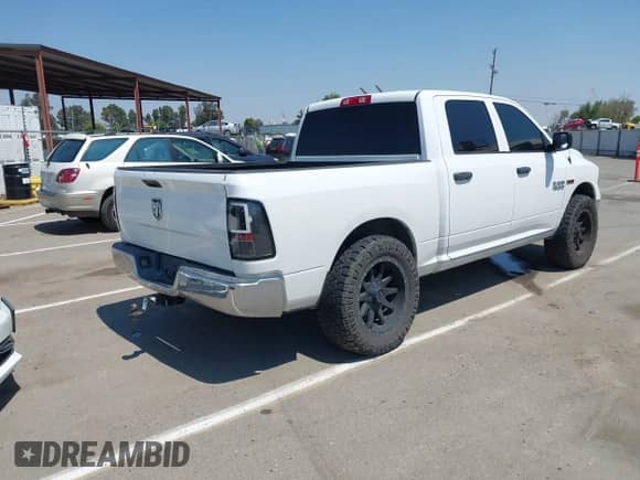2015 Ram 1500 Tradesman с VIN 1C6RR6KM4FS590255, выставлен на аукционе IAAI как лот 42154163 с пробегом 139 128 миль миль и . История ставок и продаж доступна на DreamBid. Изображение 4.