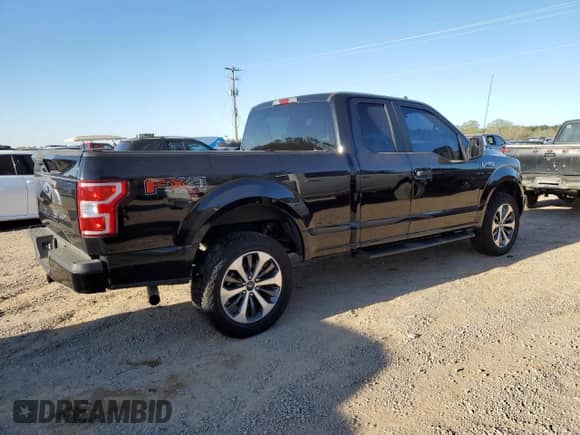 2020 Ford F-150 XL z VIN 1FTFX1E53LFA53471, wystawiony jako Copart lot #49862215 z przebiegiem 146 670 mil mil oraz Czysty tytuł • Clean title. Historia ofert i sprzedaży dostępna na DreamBid. Obrazek 3.