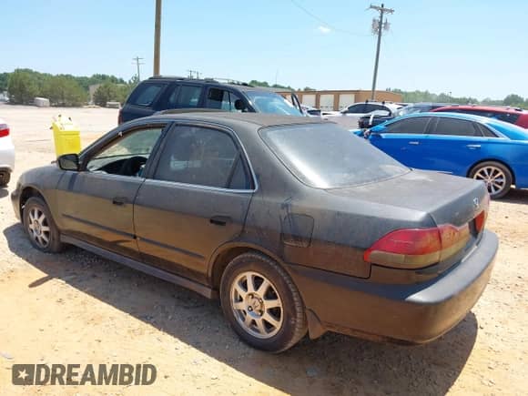 2002 Honda Accord SE with VIN 1HGCG56792A060738, listed as a IAAI auction lot 42810706 with 327,442 mi miles and . Bid and sale history available at DreamBid. Image 3.