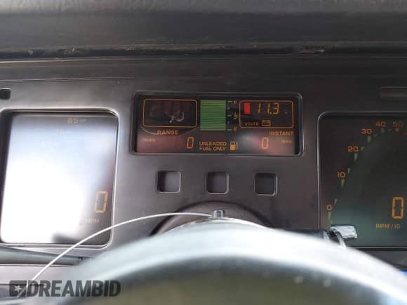 1985 Chevrolet Corvette с VIN 1G1YY0780F5121106, выставлен на аукционе IAAI как лот 42545223 с пробегом Не указан миль и . История ставок и продаж доступна на DreamBid. Изображение 7.