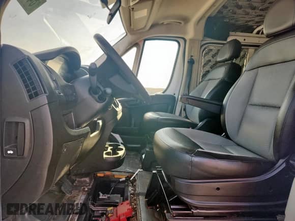 2019 Ram ProMaster Cargo с VIN 3C6TRVAG6KE521446, выставлен на аукционе Copart как лот 84013085 с пробегом 255 299 миль миль и Чистый • Clean title. История ставок и продаж доступна на DreamBid. Изображение 7.
