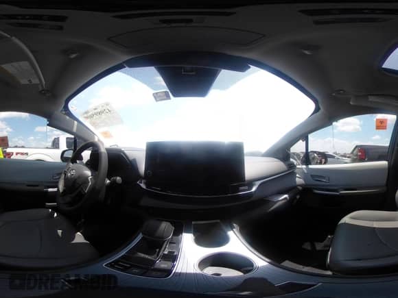 2025 Toyota Sienna XLE z VIN 5TDYRKEC1SS255652, wystawiony jako IAAI lot #42989500 z przebiegiem Nie podano mil oraz . Historia ofert i sprzedaży dostępna na DreamBid. Obrazek 18.