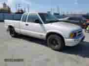 1997 Chevrolet S-10 LS с VIN 1GCCS19XXV8179864, выставлен на аукционе Copart как лот 50776345 с пробегом 273 311 миль миль и Списание • Salvage title. История ставок и продаж доступна на DreamBid. Изображение 4.