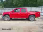 2009 Chevrolet Colorado 1LT с VIN 1GCDT13E598103001, выставлен на аукционе IAAI как лот 42505145 с пробегом 157 443 миль миль и . История ставок и продаж доступна на DreamBid. Изображение 14.