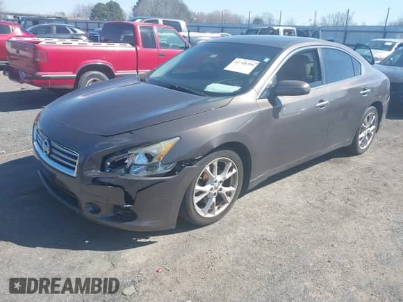 2013 Nissan Maxima SV z VIN 1N4AA5AP0DC808692, wystawiony jako IAAI lot #41748284 z przebiegiem 123 479 mil mil oraz . Historia ofert i sprzedaży dostępna na DreamBid. Obrazek 2.