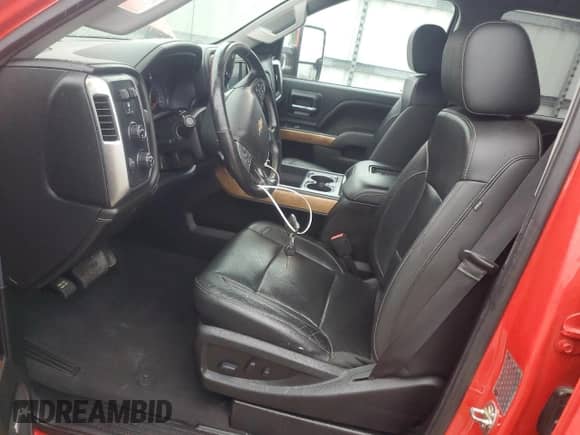 2019 Chevrolet Silverado 3500HD LTZ z VIN 1GC4KXEY9KF163703, wystawiony jako Copart lot #57778815 z przebiegiem 77 431 mil mil oraz Szkoda całkowita • Salvage title. Historia ofert i sprzedaży dostępna na DreamBid. Obrazek 7.