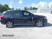 2019 Nissan Pathfinder SV z VIN 5N1DR2MN0KC612592, wystawiony jako IAAI lot #42963323 z przebiegiem 157 203 mil mil oraz . Historia ofert i sprzedaży dostępna na DreamBid. Obrazek 14.