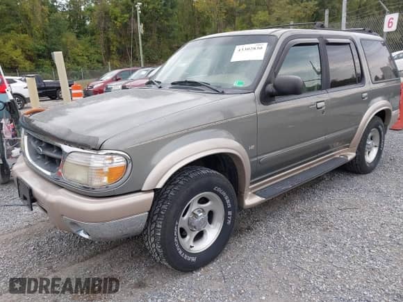 1999 Ford Explorer XLT с VIN 1FMZU35P4XZA12866, выставлен на аукционе IAAI как лот 43302830 с пробегом 282 413 миль миль и . История ставок и продаж доступна на DreamBid. Изображение 2.