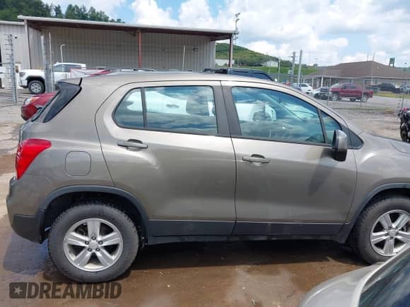 2020 Chevrolet Trax LS с VIN KL7CJNSB4LB350730, выставлен на аукционе IAAI как лот 42792324 с пробегом 90 817 миль миль и . История ставок и продаж доступна на DreamBid. Изображение 13.