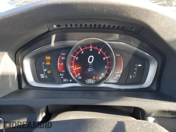 2016 Volvo S60 T5 Platinum с VIN YV4612UM5G2000927, выставлен на аукционе Copart как лот 45575685 с пробегом 137 541 миль миль и Списание • Salvage title. История ставок и продаж доступна на DreamBid. Изображение 9.