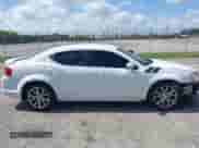 2014 Dodge Avenger R/T z VIN 1C3CDZBG8EN225989, wystawiony jako IAAI lot #42156256 z przebiegiem 172 715 mil mil oraz . Historia ofert i sprzedaży dostępna na DreamBid. Obrazek 13.