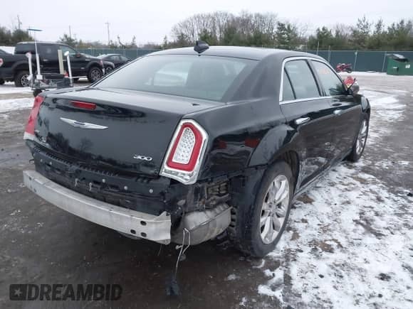 2017 Chrysler 300 C с VIN 2C3CCAKG6HH571573, выставлен на аукционе IAAI как лот 41246102 с пробегом 179 142 миль миль и . История ставок и продаж доступна на DreamBid. Изображение 6.