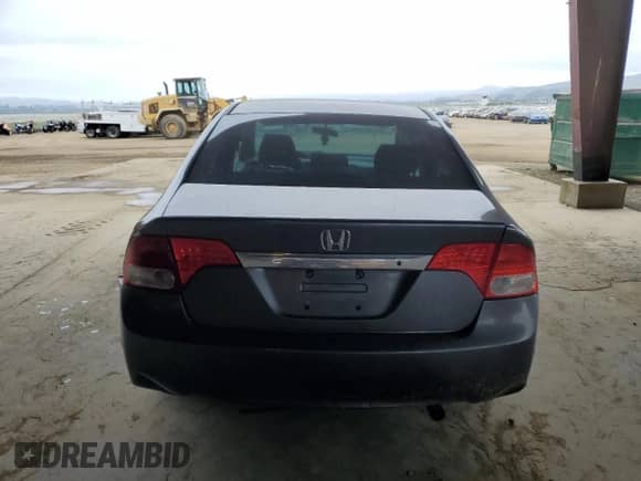 2010 Honda Civic с VIN 19XFA1E39AE037346, выставлен на аукционе Copart как лот 53279185 с пробегом 148 350 миль миль и Списание • Salvage title. История ставок и продаж доступна на DreamBid. Изображение 6.