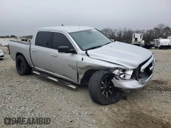 2019 Ram 1500 Lone Star z VIN 1C6RR6LT3KS552175, wystawiony jako Copart lot #44903245 z przebiegiem 98 290 mil mil oraz Szkoda całkowita • Salvage title. Historia ofert i sprzedaży dostępna na DreamBid. Obrazek 4.
