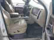 2015 Ram 1500 Laramie z VIN 1C6RR6NM8FS608705, wystawiony jako IAAI lot #43003891 z przebiegiem 182 486 mil mil oraz . Historia ofert i sprzedaży dostępna na DreamBid. Obrazek 5.