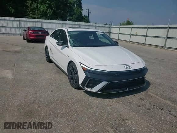 2025 Hyundai Elantra N Line z VIN KMHLR4DF8SU864245, wystawiony jako Copart lot #62666775 z przebiegiem 10 260 mil mil oraz Szkoda całkowita • Salvage title. Historia ofert i sprzedaży dostępna na DreamBid. Obrazek 13.