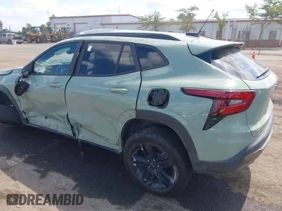 2024 Chevrolet Trax ACTIV с VIN KL77LKE2XRC157474, выставлен на аукционе IAAI как лот 43056176 с пробегом 5 285 миль миль и . История ставок и продаж доступна на DreamBid. Изображение 6.