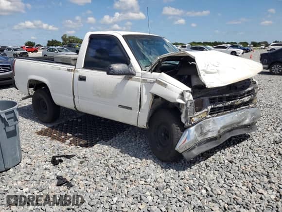 1998 Chevrolet Silverado 1500 with VIN 1GCEC14W2WZ198652, listed as a Copart auction lot 62218285 with 172,297 mi miles and Salvage title. Bid and sale history available at DreamBid. Image 4.