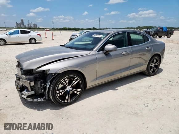 2020 Volvo S60 Inscription z VIN 7JRA22TL9LG030546, wystawiony jako Copart lot #64584615 z przebiegiem 19 531 mil mil oraz Szkoda całkowita • Salvage title. Historia ofert i sprzedaży dostępna na DreamBid. Obrazek 1.