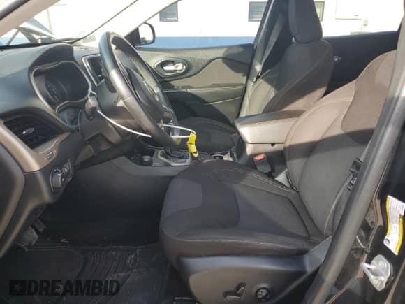 2016 Jeep Cherokee Latitude с VIN 1C4PJMCS5GW310068, выставлен на аукционе Copart как лот 71610365 с пробегом 123 067 миль миль и Списание • Salvage title. История ставок и продаж доступна на DreamBid. Изображение 7.