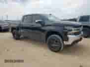 2021 Chevrolet Silverado 1500 LT z VIN 1GCPWCED9MZ236691, wystawiony jako Copart lot #70108155 z przebiegiem 79 060 mil mil oraz Szkoda całkowita • Salvage title. Historia ofert i sprzedaży dostępna na DreamBid. Obrazek 4.