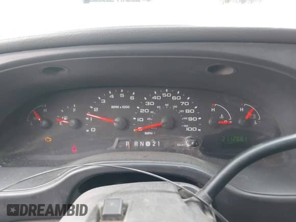 2008 Ford Econoline Cargo Commercial z VIN 1FTNS24L68DA24209, wystawiony jako IAAI lot #41206100 z przebiegiem 211 288 mil mil oraz . Historia ofert i sprzedaży dostępna na DreamBid. Obrazek 7.