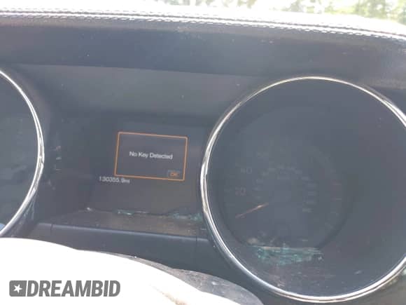 2016 Ford Mustang V6 z VIN 1FA6P8AM6G5250643, wystawiony jako IAAI lot #43125928 z przebiegiem 130 353 mil mil oraz . Historia ofert i sprzedaży dostępna na DreamBid. Obrazek 7.