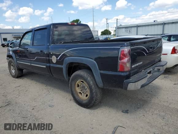 2004 Chevrolet Silverado 2500 LT с VIN 1GCGK23UX4F165897, выставлен на аукционе Copart как лот 62843835 с пробегом Не указан миль и Чистый • Clean title. История ставок и продаж доступна на DreamBid. Изображение 2.