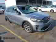 2019 Kia Sorento EX z VIN 5XYPHDA52KG602789, wystawiony jako IAAI lot #42298064 z przebiegiem 78 829 mil mil oraz . Historia ofert i sprzedaży dostępna na DreamBid. Obrazek 1.