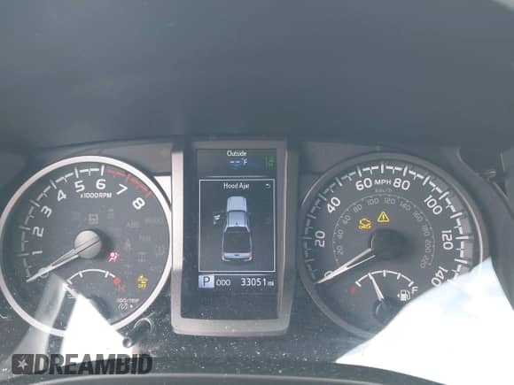 2022 Toyota Tacoma SR z VIN 3TMCZ5AN6NM491351, wystawiony jako IAAI lot #42140198 z przebiegiem 33 051 mil mil oraz . Historia ofert i sprzedaży dostępna na DreamBid. Obrazek 7.