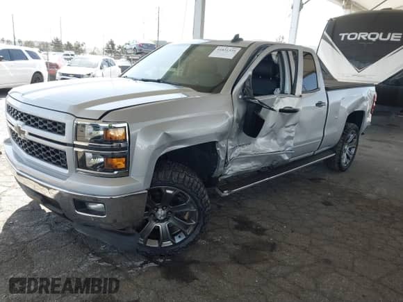 2015 Chevrolet Silverado 1500 LT z VIN 1GCRCREC4FZ231395, wystawiony jako IAAI lot #41831339 z przebiegiem 143 137 mil mil oraz . Historia ofert i sprzedaży dostępna na DreamBid. Obrazek 17.