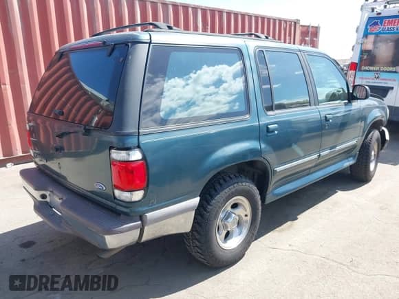 1997 Ford Explorer XL с VIN 1FMDU32EXVUA15987, выставлен на аукционе IAAI как лот 43373117 с пробегом 220 890 миль миль и . История ставок и продаж доступна на DreamBid. Изображение 4.