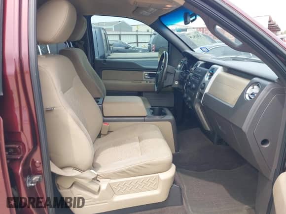 2009 Ford F-150 XL with VIN 1FTRW12839FA91872, listed as a IAAI auction lot 43035638 with 121,818 mi miles and . Bid and sale history available at DreamBid. Image 5.