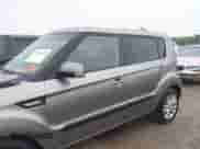 2013 Kia Soul с VIN KNDJT2A52D7599966, выставлен на аукционе IAAI как лот 43275805 с пробегом 157 300 миль миль и . История ставок и продаж доступна на DreamBid. Изображение 14.