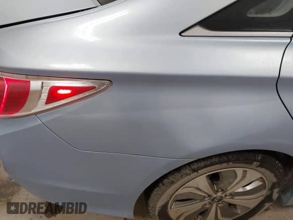 2014 Hyundai Sonata z VIN KMHEC4A41EA106072, wystawiony jako IAAI lot #43114380 z przebiegiem 153 462 mil mil oraz . Historia ofert i sprzedaży dostępna na DreamBid. Obrazek 14.