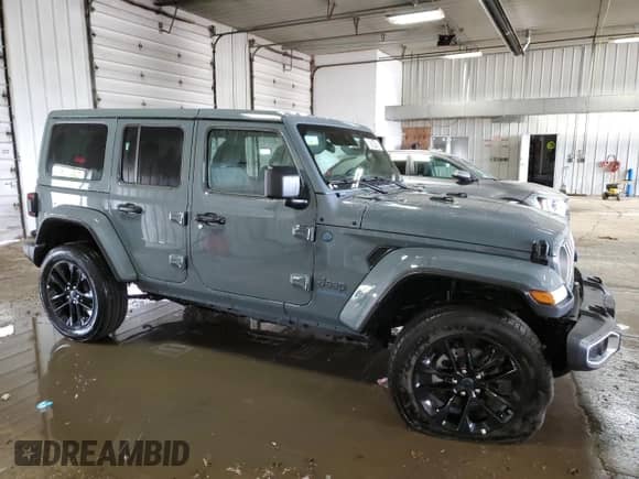 2025 Jeep Wrangler Sahara с VIN 1C4RJXP65SW586217, выставлен на аукционе Copart как лот 69784185 с пробегом 6 794 миль миль и Чистый • Clean title. История ставок и продаж доступна на DreamBid. Изображение 4.