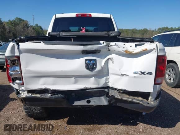 2014 Ram 1500 Express z VIN 1C6RR7FT3ES438988, wystawiony jako IAAI lot #41766988 z przebiegiem 269 819 mil mil oraz . Historia ofert i sprzedaży dostępna na DreamBid. Obrazek 6.