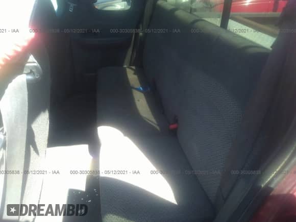 2000 Ford F-150 XL z VIN 1FTRX18L3YNB90298, wystawiony jako IAAI lot #30305838 z przebiegiem Nie podano mil oraz . Historia ofert i sprzedaży dostępna na DreamBid. Obrazek 8.
