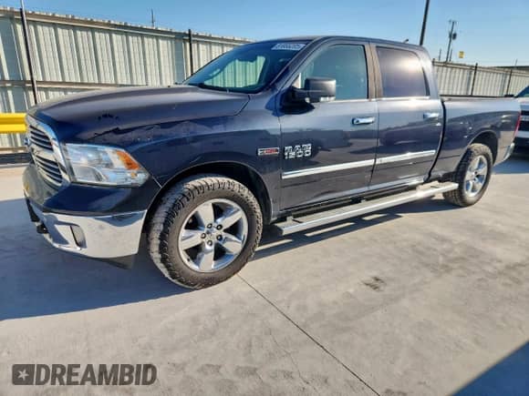 2015 Ram 1500 Big Horn z VIN 1C6RR7TM5FS603891, wystawiony jako Copart lot #81855285 z przebiegiem 169 518 mil mil oraz Czysty tytuł • Clean title. Historia ofert i sprzedaży dostępna na DreamBid. Obrazek 1.