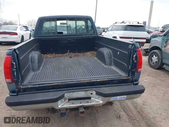 1988 GMC Sierra 1500 с VIN 1GTDK14K6JZ518298, выставлен на аукционе IAAI как лот 41714525 с пробегом 298 174 миль миль и . История ставок и продаж доступна на DreamBid. Изображение 12.
