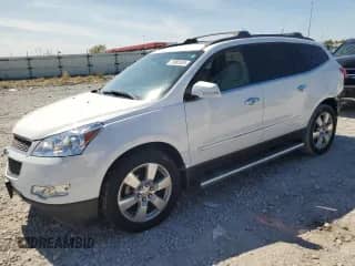 2009 Chevrolet Traverse LTZ z VIN 1GNER33D59S156443, wystawiony jako Copart lot #71985525 z przebiegiem Nie podano mil oraz Szkoda całkowita • Salvage title. Historia ofert i sprzedaży dostępna na DreamBid. Obrazek 1.