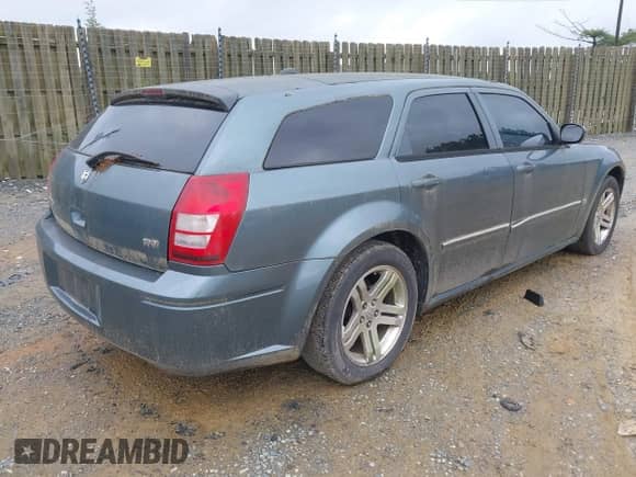2006 Dodge Magnum with VIN 2D8FV47V26H235199, listed as a IAAI auction lot 42317253 with 251,458 mi miles and . Bid and sale history available at DreamBid. Image 4.