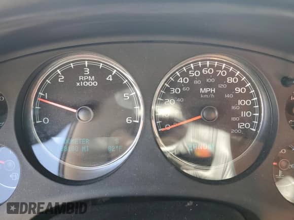 2010 Chevrolet Suburban LS z VIN 1GNUCHE02AR239103, wystawiony jako Copart lot #89839245 z przebiegiem 188 180 mil mil oraz Czysty tytuł • Clean title. Historia ofert i sprzedaży dostępna na DreamBid. Obrazek 9.