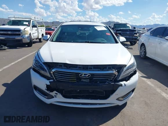 2017 Hyundai Sonata Limited with VIN KMHE54L28HA071637, listed as a IAAI auction lot 43170996 with 137,740 mi miles and . Bid and sale history available at DreamBid. Image 6.