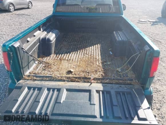 1994 Chevrolet S-10 с VIN 1GCCS1448RK145623, выставлен на аукционе IAAI как лот 42856235 с пробегом 82 236 миль миль и . История ставок и продаж доступна на DreamBid. Изображение 8.