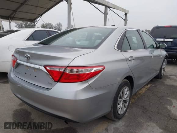 2017 Toyota Camry SE with VIN 4T1BF1FKXHU426347, listed as a IAAI auction lot 43387022 with 51,102 mi miles and . Bid and sale history available at DreamBid. Image 4.