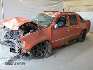 2009 Chevrolet Avalanche LTZ z VIN 3GNFK32039G223748, wystawiony jako Copart lot #56968635 z przebiegiem Nie podano mil oraz Szkoda całkowita • Salvage title. Historia ofert i sprzedaży dostępna na DreamBid. Obrazek 1.